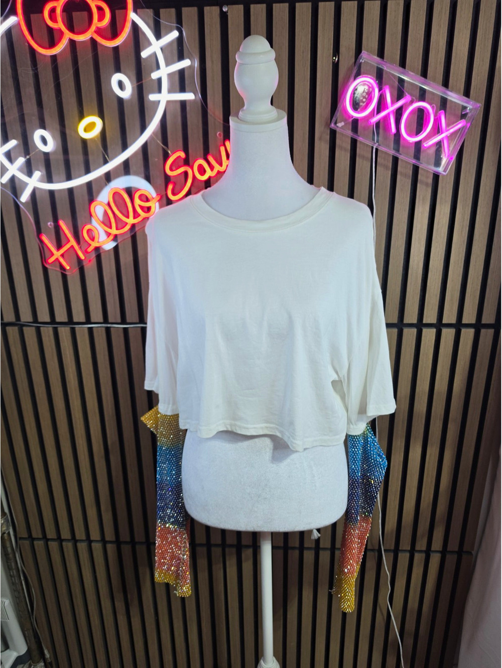 AKIRA Women's White Cropped T-Shirt L Rhinestone Multicolor Sleeve Crew Neck